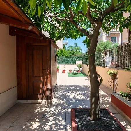 Il Giardino Degli Aranci Apartment *